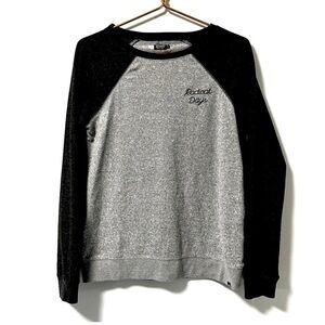 Volcom Radical Days Gray Raglan Fleece Sweatshirt Women’s Size XS Sporty Skater
